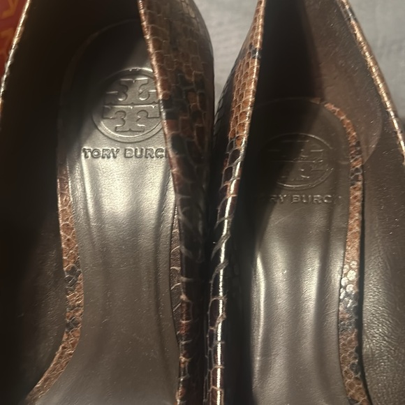 Tory Burch Brown Snakeskin platform pump.. Gently used wore once size 9.5 - Picture 6 of 6
